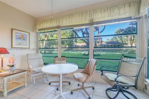 5001 NW 34th St #103, Lauderdale Lakes, FL 33319