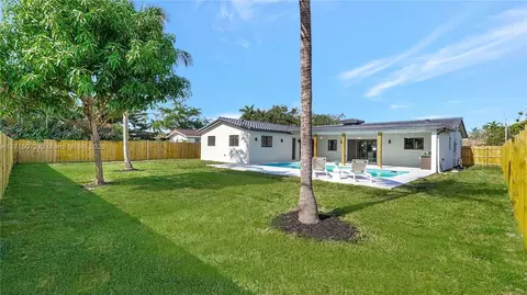 Exterior - 5212 Monroe St, Hollywood, FL 33021 photo 6 of 6