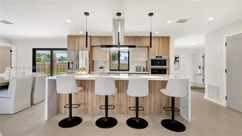 Kitchen - 5212 Monroe St, Hollywood, FL 33021 photo 4 of 4
