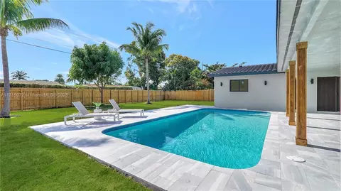 Exterior - 5212 Monroe St, Hollywood, FL 33021 photo 3 of 6
