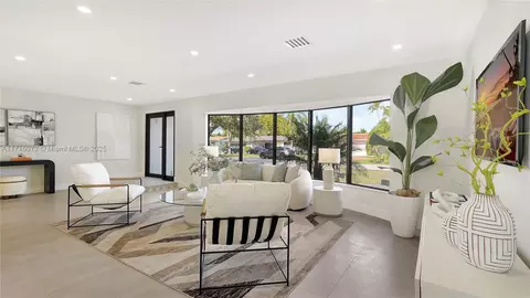 Living - 5212 Monroe St, Hollywood, FL 33021 photo 2 of 2