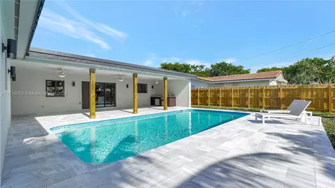 Exterior - 5212 Monroe St, Hollywood, FL 33021 photo 2 of 6