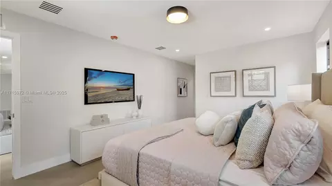 Bedroom - 5212 Monroe St, Hollywood, FL 33021 photo 1 of 2