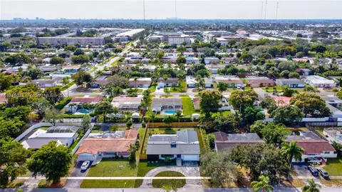 View/Area - 5212 Monroe St, Hollywood, FL 33021 photo 2 of 3