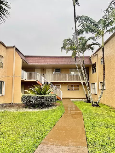 9972 SW 88th St #1118, Miami, FL 33176