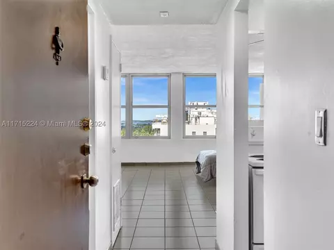 2899 Collins Ave #1604, Miami Beach, FL 33140