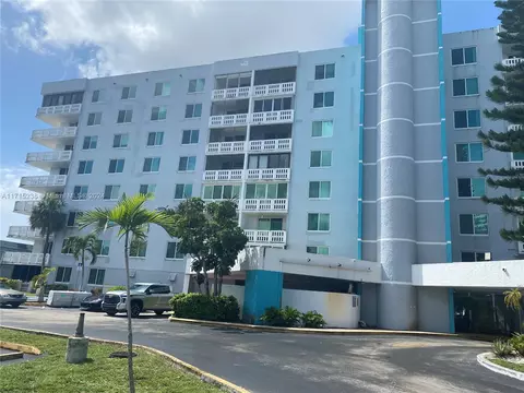 919 Hillcrest Dr #208, Hollywood, FL 33021