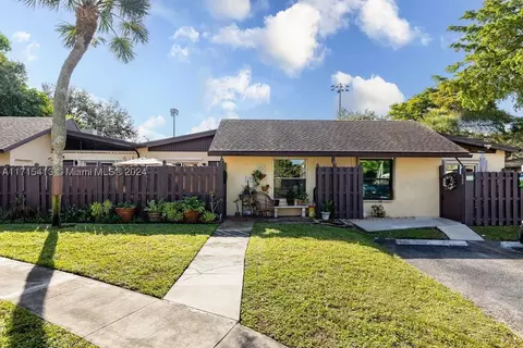 137 Fox Rd #3-45, Hollywood, FL 33024