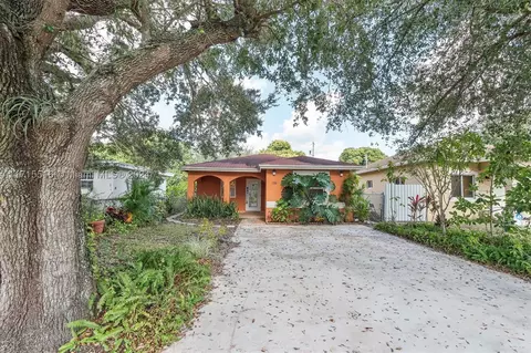 1725 NW 88th St, Miami, FL 33147