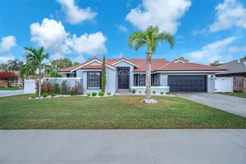 9411 SW 6th Ct, Pembroke Pines, FL 33025
