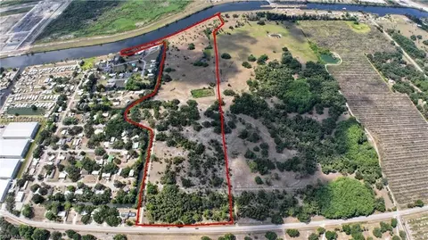 1688 Williams Rd, Moore Haven, FL 33471 photo 1