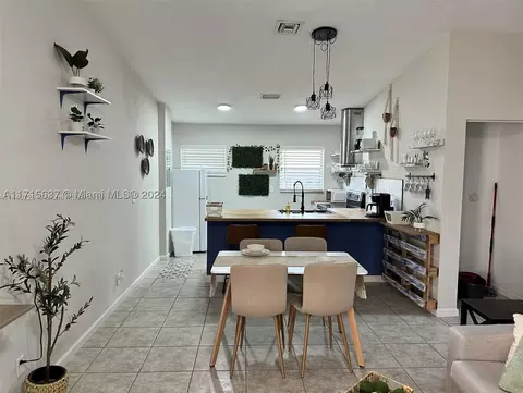 2238 Liberty St, Hollywood, FL 33020