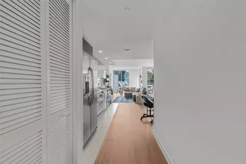 31 SE 6th St #1403, Miami, FL 33131