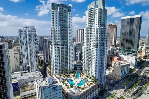 253 NE 2nd St #413, Miami, FL 33132