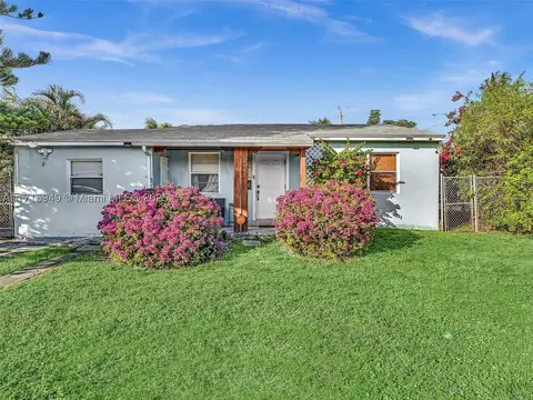 2645 Fletcher Ct, Hollywood, FL 33020