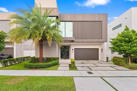 10531 NW 67th Ter, Doral, FL 33178