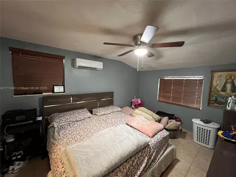 Bedroom - 546 E 27th St, Hialeah, FL 33013 photo 4 of 6