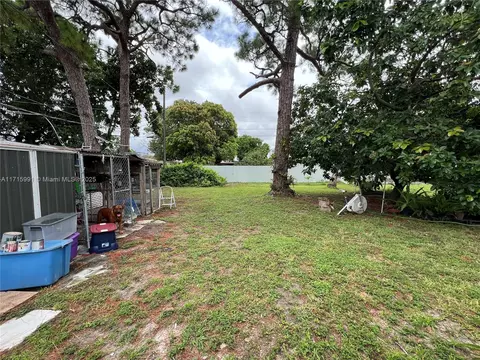 Exterior - 546 E 27th St, Hialeah, FL 33013 photo 3 of 6