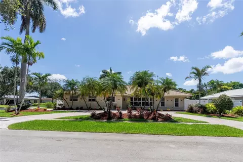 880 NW 73rd Ave, Plantation, FL 33317