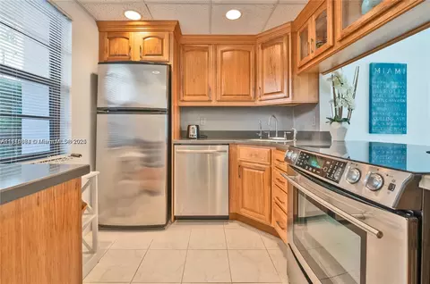 5495 NE 25th Ave #404, Fort Lauderdale, FL 33308