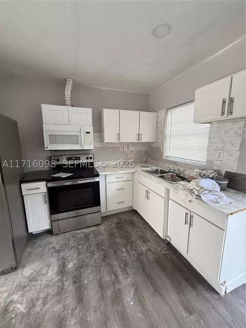 1240 SW 32nd Ave, Fort Lauderdale, FL 33312
