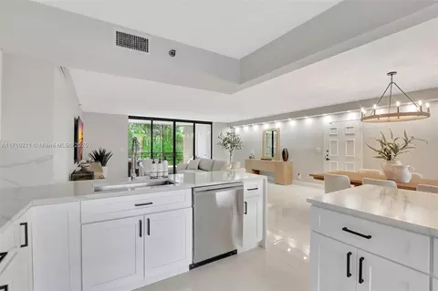 7186 Promenade Dr #201, Boca Raton, FL 33433