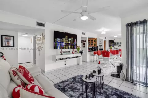 11183 NW 7th St #101, Miami, FL 33172