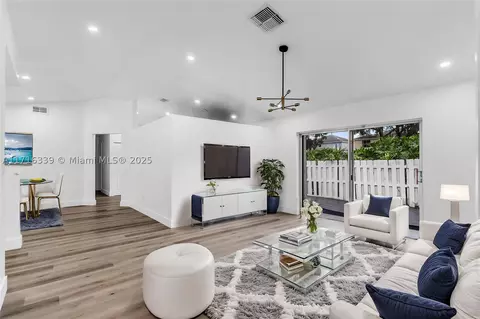 4425 SW 72nd Way, Davie, FL 33314