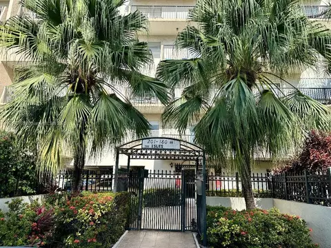 201 180th Dr #209, Sunny Isles Beach, FL 33160