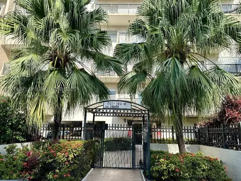 201 180th Dr #209, Sunny Isles Beach, FL 33160