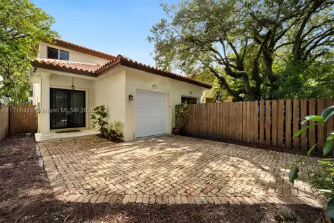 3035 Allamanda St #3035, Miami, FL 33133