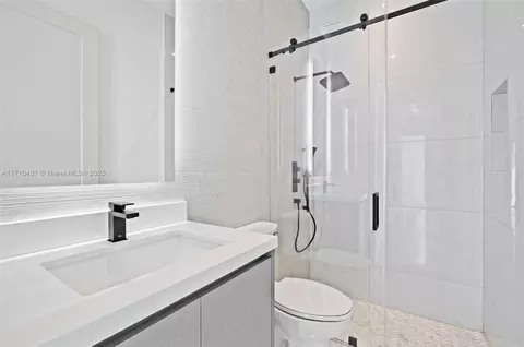 Bath - 715 E 56th St, Hialeah, FL 33013 photo 5 of 5