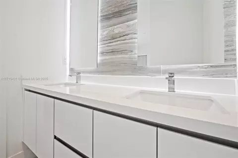 Bath - 715 E 56th St, Hialeah, FL 33013 photo 1 of 5
