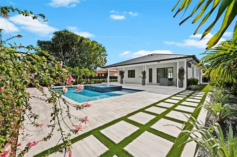 Exterior - 715 E 56th St, Hialeah, FL 33013 photo 11 of 12