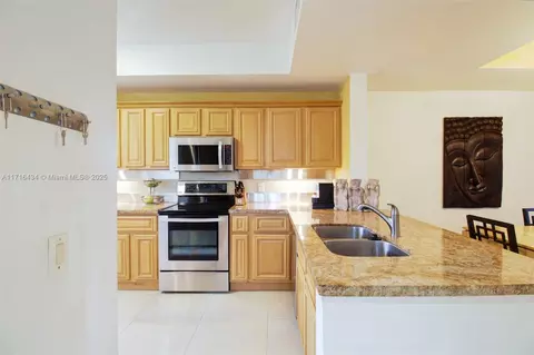 754 NE 90th St #705, Miami, FL 33138