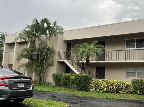 8528 Old Country Mnr #119, Davie, FL 33328