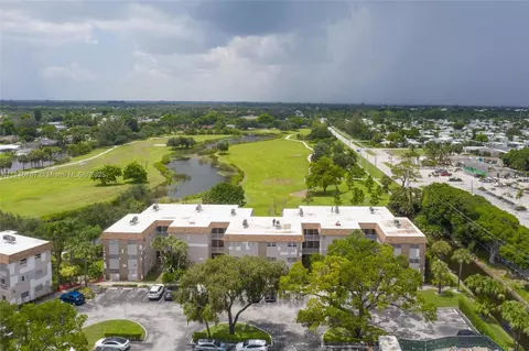 2431 SW 82nd Ave #203, Davie, FL 33324