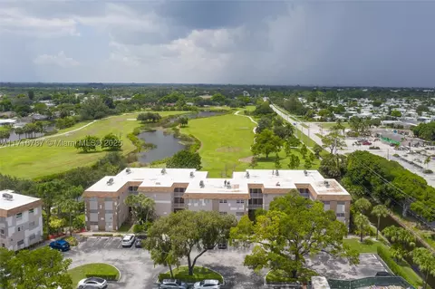 2431 SW 82nd Ave #203, Davie, FL 33324