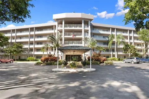 545 Oaks Ln #405, Pompano Beach, FL 33069