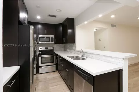 8660 SW 149th Ave #214, Miami, FL 33193