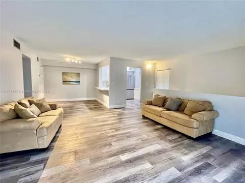 115 Gardens Dr #203, Pompano Beach, FL 33069