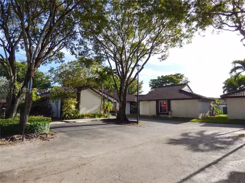 15210 SW 48th Ter #F-83, Miami, FL 33185