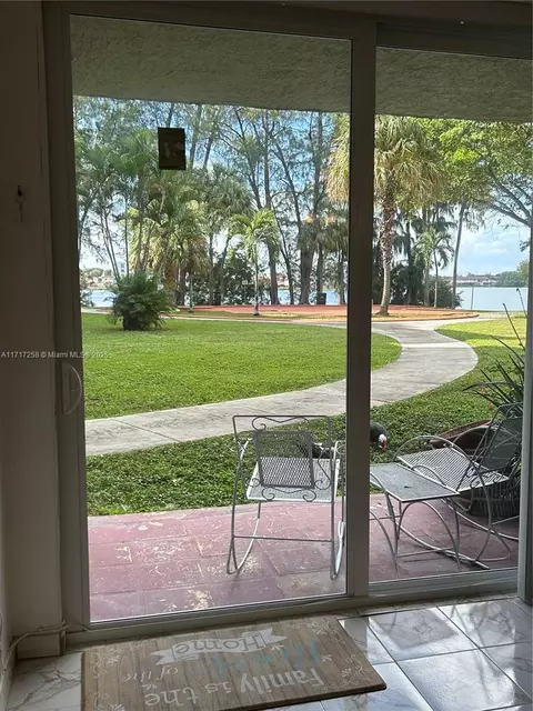 10000 NW 80th Ct #2117, Hialeah Gardens, FL 33016