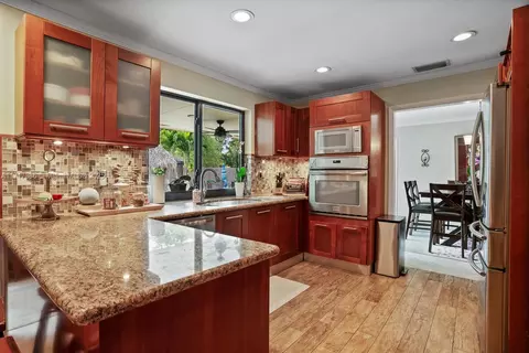 6300 Simmons St, Miami Lakes, FL 33014 photo 9