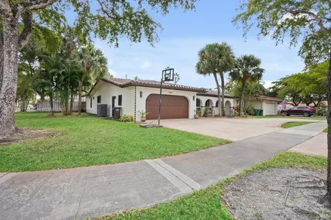 6300 Simmons St, Miami Lakes, FL 33014 photo 3