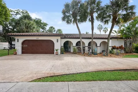 6300 Simmons St, Miami Lakes, FL 33014 photo 2