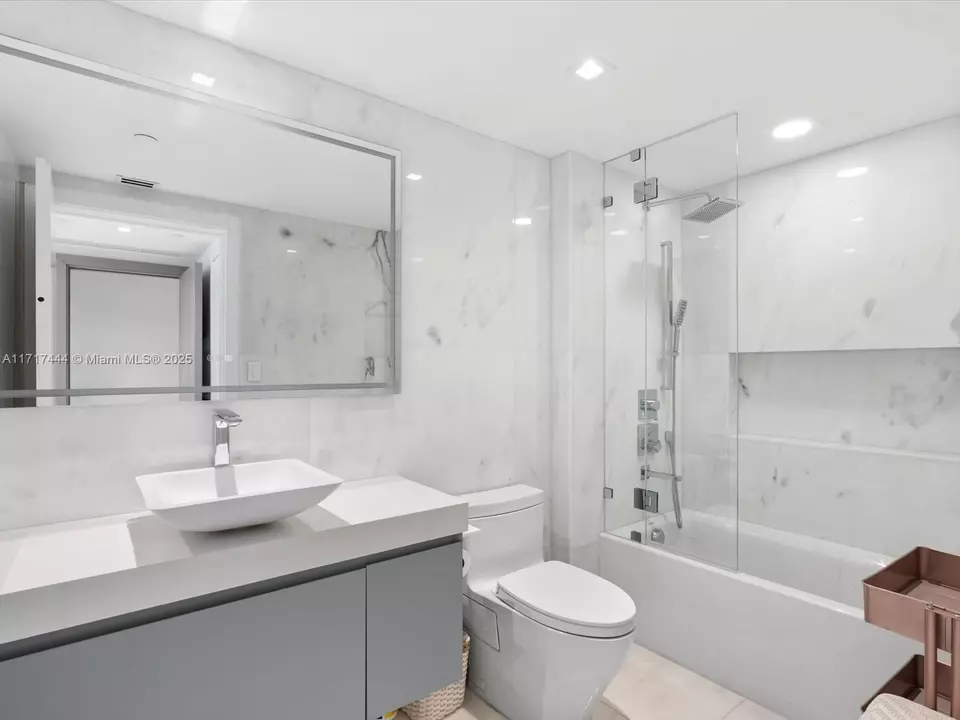 Bath - 19955 NE 38th Ct #1103, Aventura, FL 33180 photo 6 of 6
