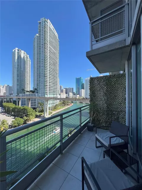 690 SW 1st Ct #1011, Miami, FL 33130