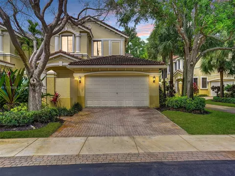 1689 Passion Vine Cir #21-4, Weston, FL 33326