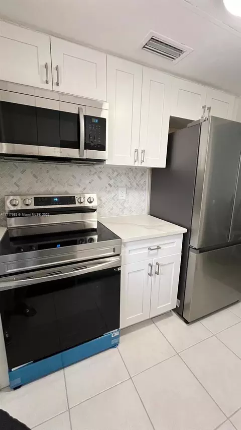 300 NE 20th St #6060, Boca Raton, FL 33431